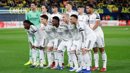 كيليان مبابي يحتفل بهدفه في مباراة ريال مدريد وفياريال بالدوري الإسباني