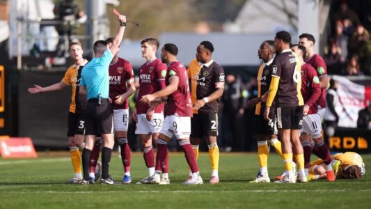 احتفال كريسينسيو سومرفيل بهدفه في مرمى بيرتون ألبيون بكأس الاتحاد الإنجليزي
