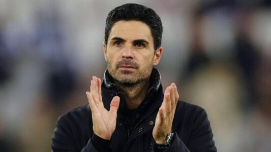 ميكيل أرتيتا مدرب أرسنال يتحدث لوسائل الإعلام بعد الفوز على مانسفيلد في كأس الاتحاد الإنجليزي