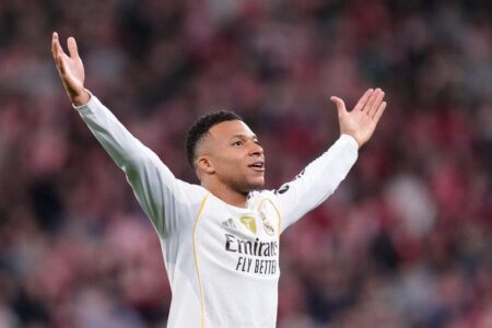 كيليان مبابي في تدريبات ريال مدريد قبل مباراة مانشستر سيتي في دوري أبطال أوروبا