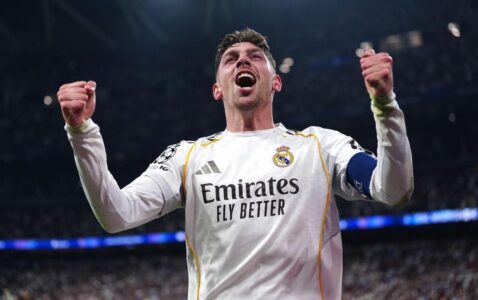 فدريكو فالفيردي يحتفل بهاتريك تاريخي خلال مباراة ريال مدريد ومانشستر سيتي في دوري أبطال أوروبا