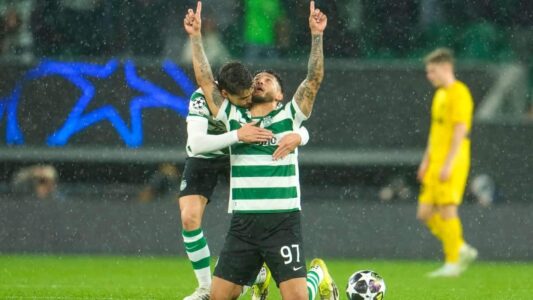 احتفالات لاعبي سبورتينج لشبونة بعد الفوز التاريخي على بودو غليمت في دوري أبطال أوروبا