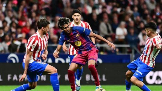 جوليانو سيميوني لاعب أتلتيكو مدريد يتحدث لوسائل الإعلام بعد مباراة برشلونة