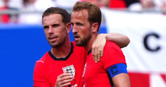 هاري كين يحتفل بتسجيل هدف الفوز لمنتخب إنجلترا ضد نيوزيلندا في ودية تامبا 2026