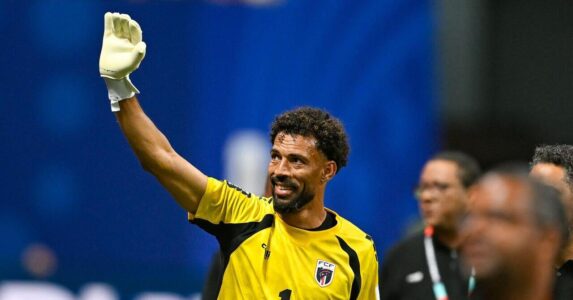 الحارس فوزينيا بقميص منتخب الرأس الأخضر يتألق في كأس العالم 2026
